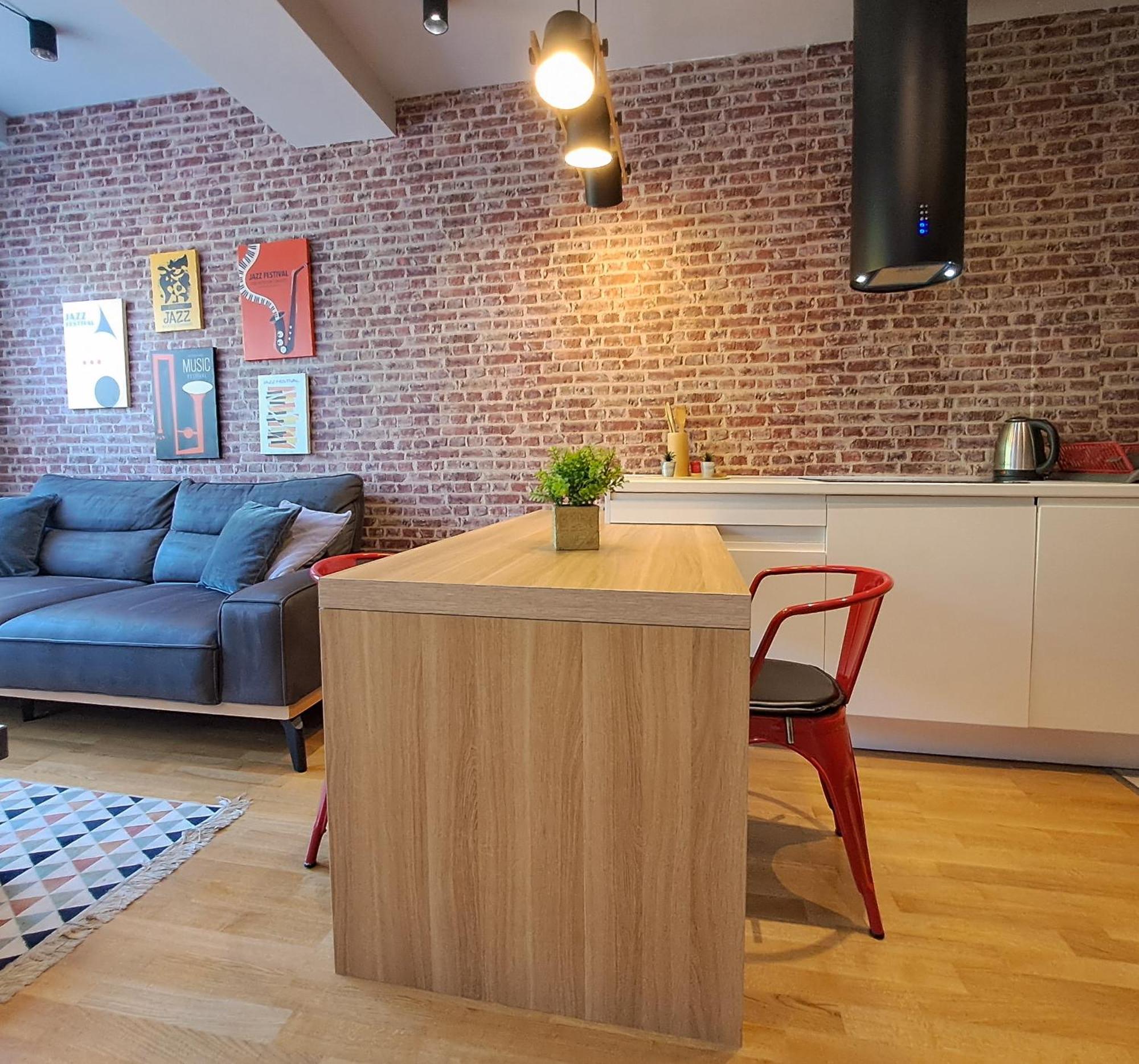 Cozy One-Bedroom Apartment At Ljubovic Park พอดโกริกา ภายนอก รูปภาพ